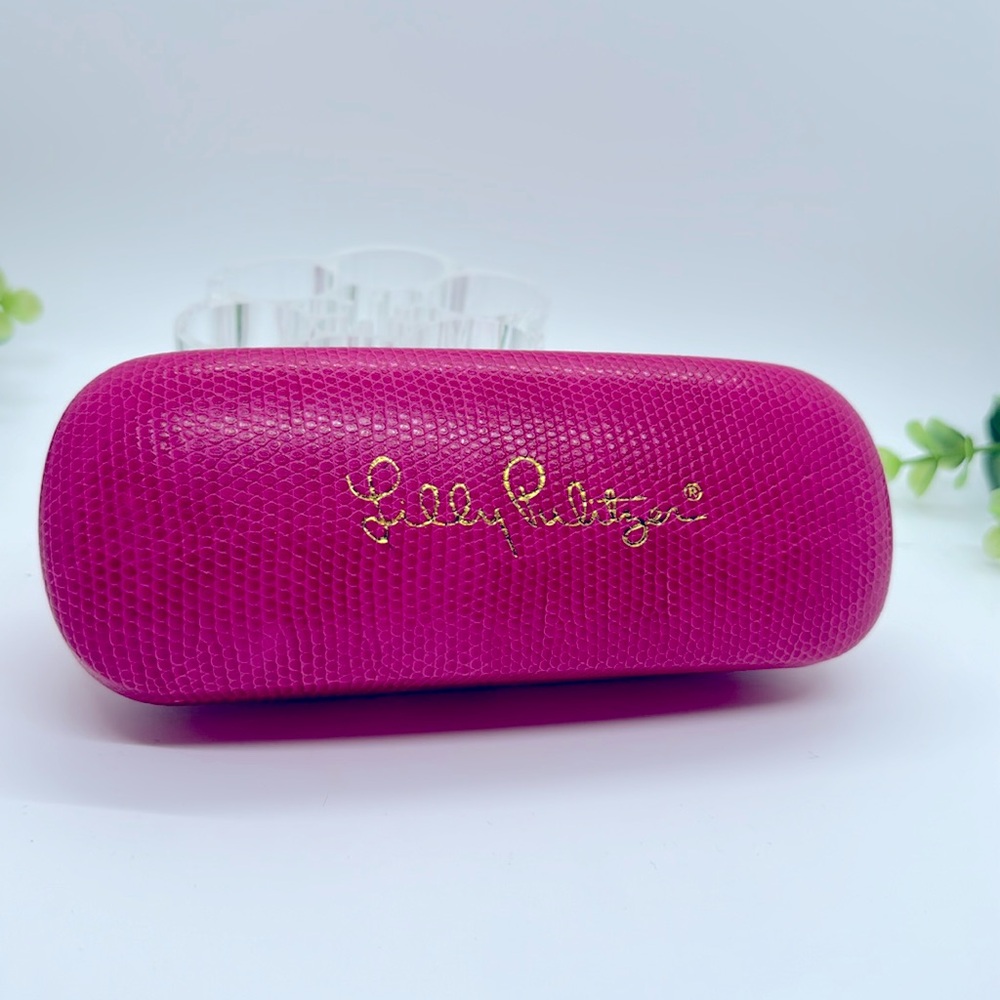 Lily Pulitzer pink clam shell eyeglass case